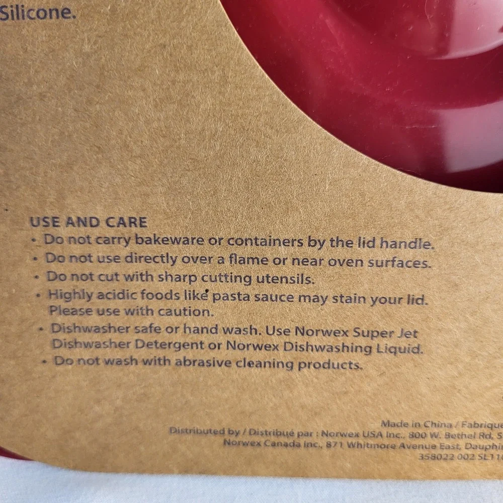 Norwex NEW Silicone Lid Square Pomegranate 9